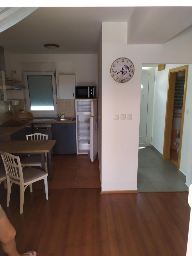 Zobic Family Apartments Rab Town Exterior foto