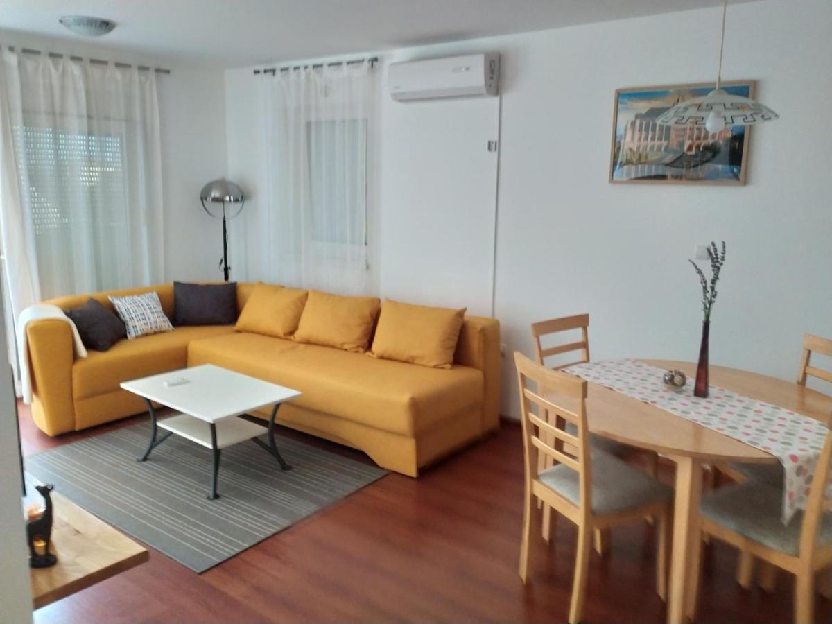 Zobic Family Apartments Rab Town Exterior foto
